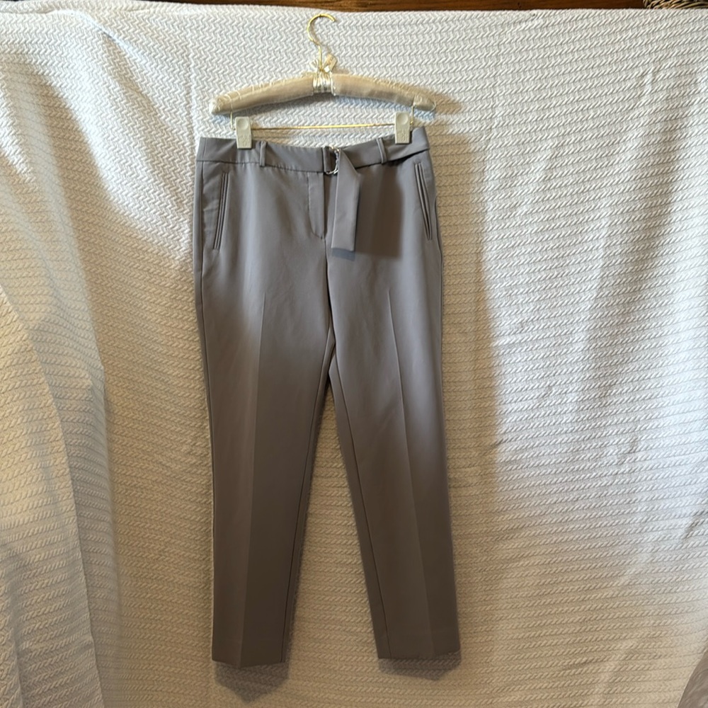 Adrianna Papell Women’s size 8 light gray brand new like  condition
